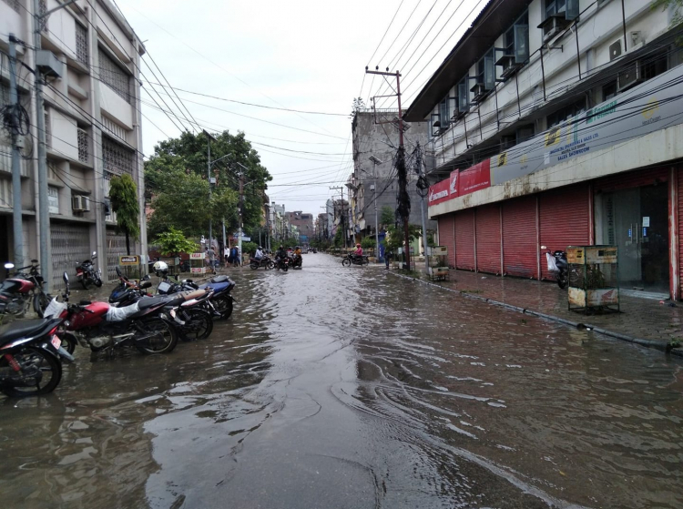 अबिरल बर्षाले पर्साका अधिकांश क्षेत्र डुबानमा, स्वास्थ्यको ख्याल गर्न चिकित्सकहरुको आग्रह  