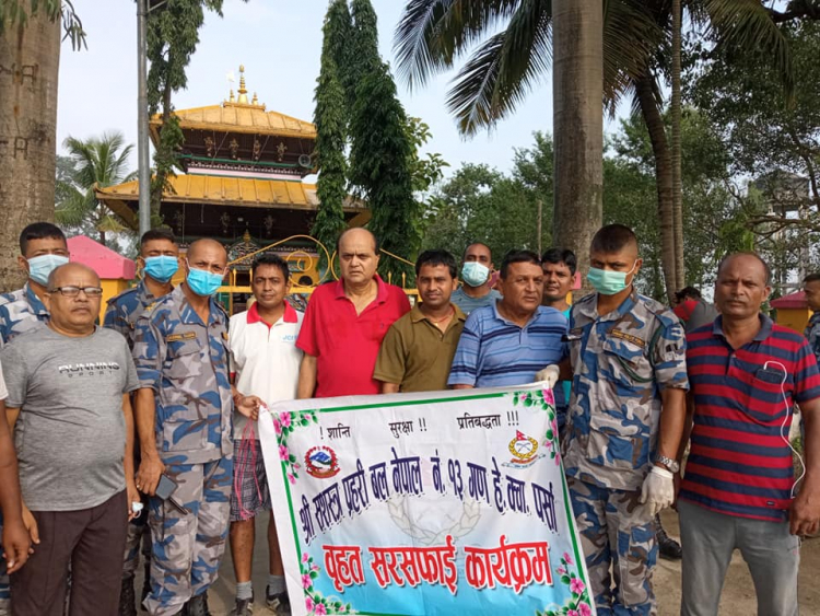 संविधान दिवसको अवसरमा पशुपति मन्दिरमा सरसफाई 