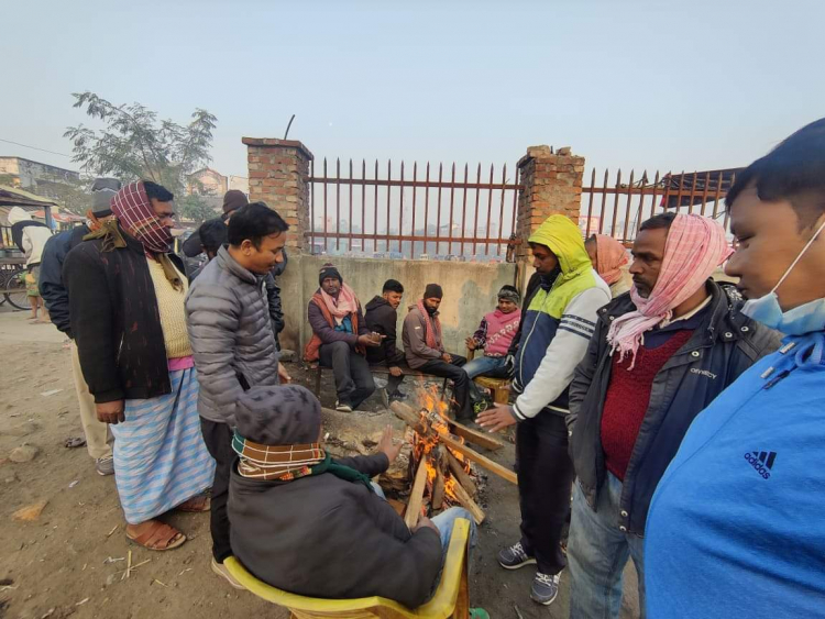 वीरगन्ज युवा समाजद्वारा दाउरा वितरण 