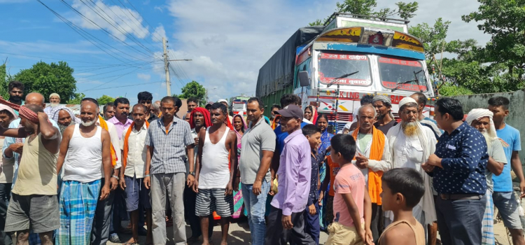 वीरगन्ज महानगरका मेयर सिंहको नेतृत्वमा कृषि सामग्री कम्पनीको ६ ट्रक मल नियन्त्रणमा लियो 