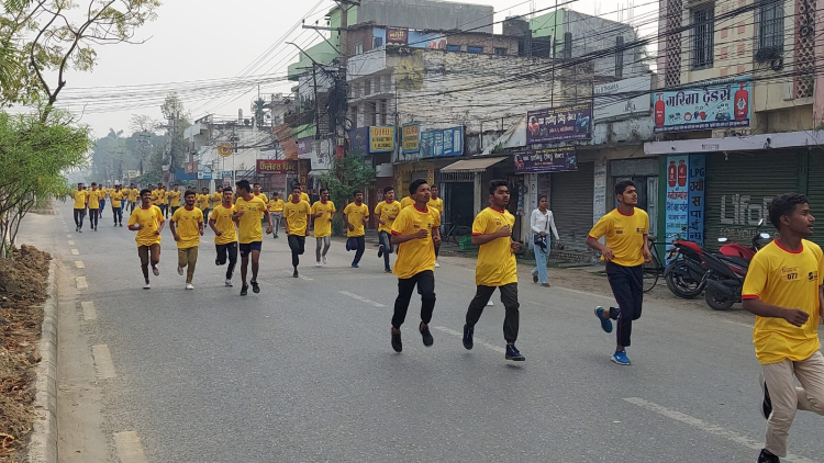 म्याराथुन दौड प्रतियोगितामा महिला पुरुष दुवैमा पटेल विजयी 