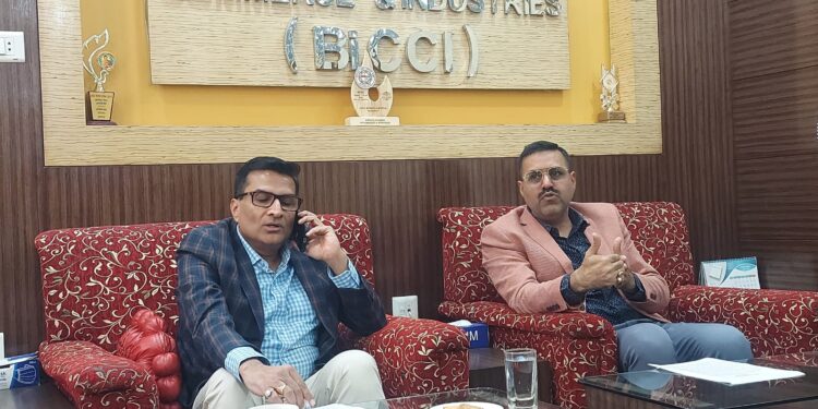 भन्सार मूल्यांकन वृद्धिले ३५ कण्टेनर भन्दा बढी लाईटर सुक्खाबन्दरगाहमै थन्कियो