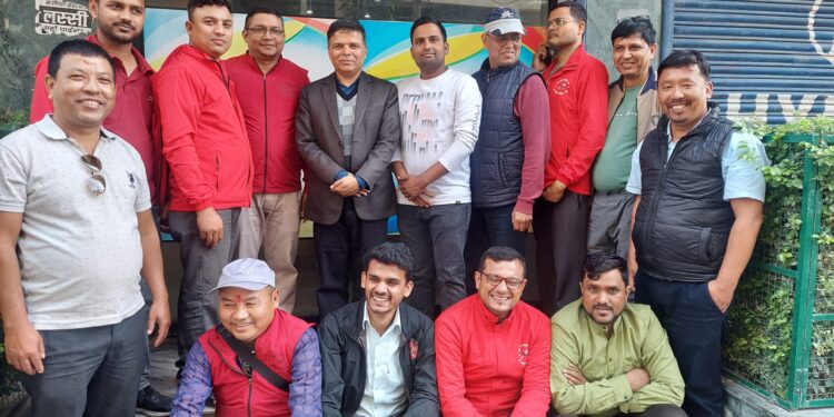 प्रधानमन्त्रीका प्रेस सल्लाहाकार आचार्यसँग प्रेस सेण्टर नेपाल पर्साद्वारा छलफल