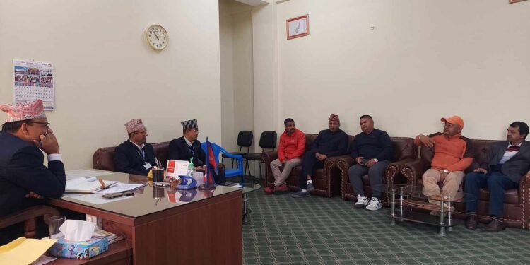 प्रेस सेण्टर नेपालको स्थापना दिवस तथा प्रथम विधान सम्मेलन वीरगन्जमा हुँदै, केन्द्रीय टोलीको पर्साका प्रजिअ भुषाल र मेयर सिंहसँग छलफल