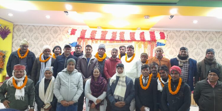 पर्सामा विभिन्न पार्टी परित्याग गरी नेकपा (माओवादी केन्द्र) मा प्रवेश