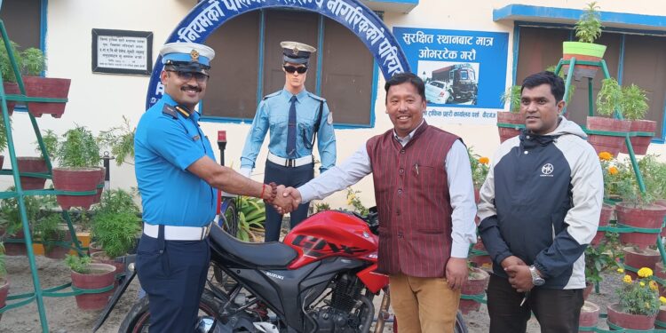 चोरी भएको मोटरसाईकल पाँच महिनापछि फेला प-यो, आफ्नो सवारी साधन लिन आउन प्रहरी निरीक्षक खतिवडाको आग्रह