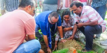 गुरु पुर्णिमाको अवसरमा वृक्षारोपण