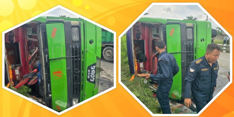 वीरगन्ज पथलैया सडक खण्डमा बस दुर्घटना, एकको अवस्था गम्भीर