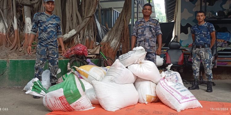 सशस्त्र प्रहरी पर्साद्वारा साढे १० लाख भन्दा बढीको सामान बरामद गरी भन्सार दाखिला ग-यो