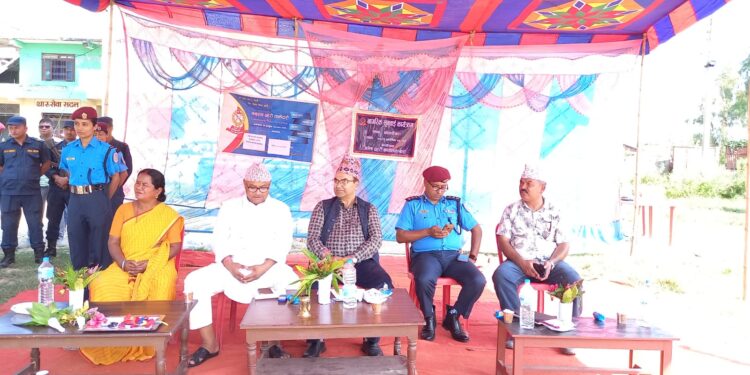 बाराको कोल्हवीमा जिल्ला प्रहरी कार्यालय बाराको नागरिक सुनवाई कार्यक्रम