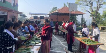क्याम्पसमा अध्ययनरत छात्राहरुलाई दुनाटपरी गाँस्ने तालिम