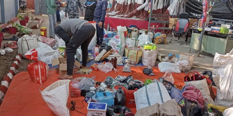 सशस्त्र प्रहरीले बरामद गरेको भण्डै १० लाखको भन्सार छलिको सामान दाखिला