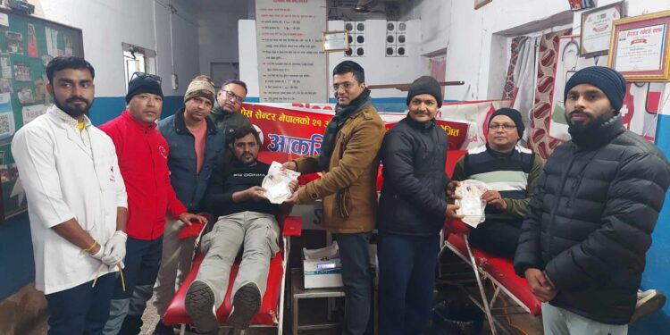 प्रेस सेन्टर नेपालको २१ औं स्थापना दिवसमा पर्सामा रक्तदान र प्रभाफेरीको आयोजना