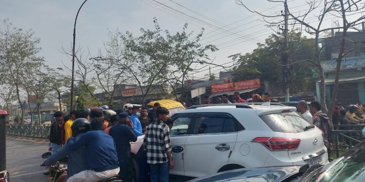 वीरगन्जको पावर हाउस नजिक कार र अटो ठोक्कियो, कार चालक फरार