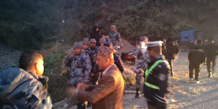 चितवनमा यात्रुबाहक बस दुर्घटना २२ जना घाईते