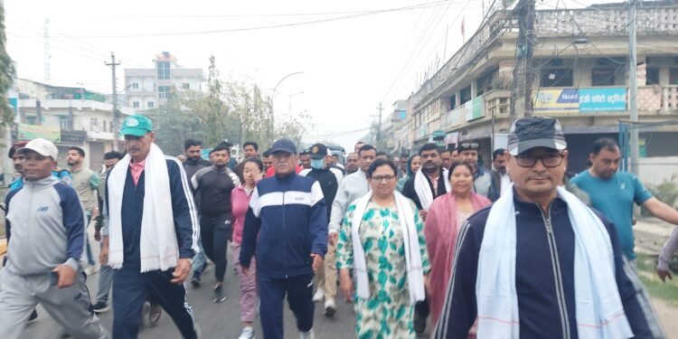 प्रचण्डको बिहानको पैदल यात्रामा स्थानियको स्वागत