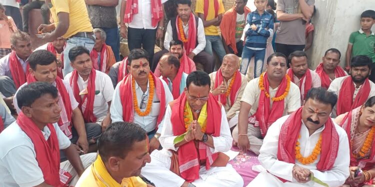 मन्त्री गुप्ताले पोखरीयामा सडक र नालाको शिलन्यास गरे