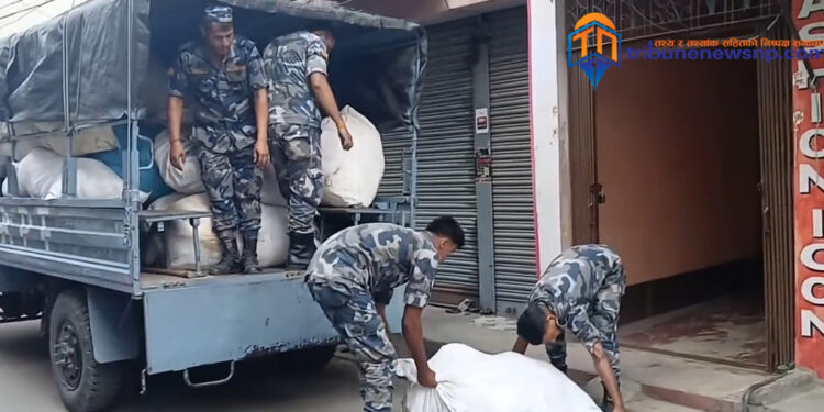 वीरगन्जमा वडा नम्बर ६ स्थित लाखौंको अवैध लत्ताकपडा जफत