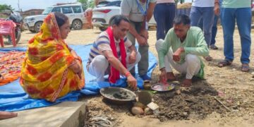 पोखरियामा मेयर चौहानद्वारा एकहजार चार मिटर सडक ढलानको शिलान्यास