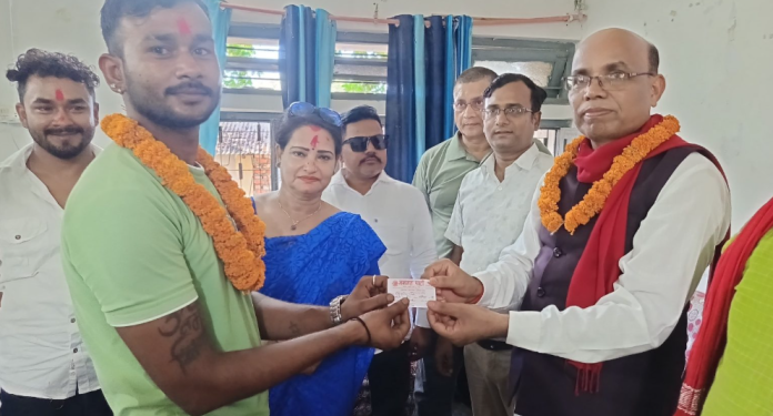 जनमत पार्टीको पर्सामा प्रभाव विस्तार: दुई निर्वाचन क्षेत्रमा प्रशिक्षण, दर्जनौं कार्यकर्ता प्रवेश