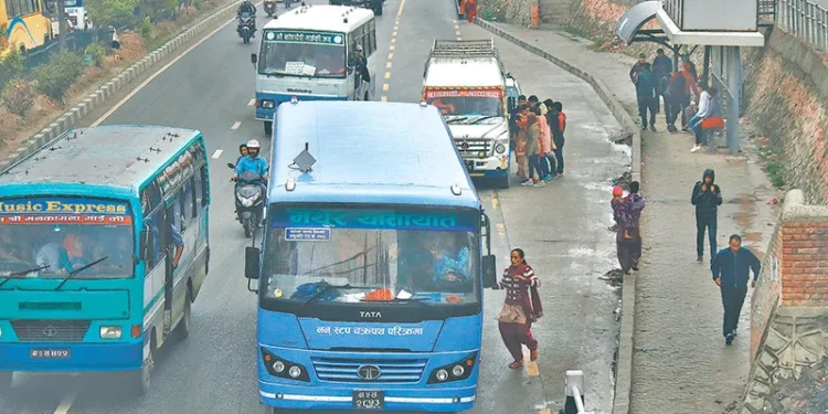 यातायात व्यवसायीको आन्दोलन स्थगित, सेवा सुचारु; सर्वोच्चमा रिट दायर