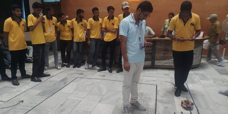 नेशनल इन्फोटेक (एनआई) कलेजमा कक्षा १२ का विद्यार्थीहरुद्वारा विज्ञान प्रविधि प्रदर्शनी