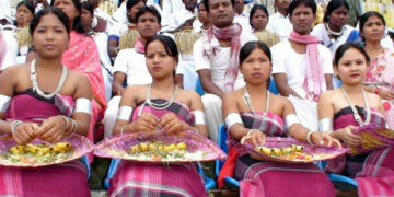थारु समुदायले अटवारी पर्व मनाउँदै, लुम्बिनी प्रदेशमा सार्वजनिक बिदा