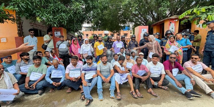 जनकपुरमा पत्रकारहरु आन्दोलित, जिल्ला प्रशासन कार्यालयमा व्यापक सुरक्षाकर्मी परिचालन