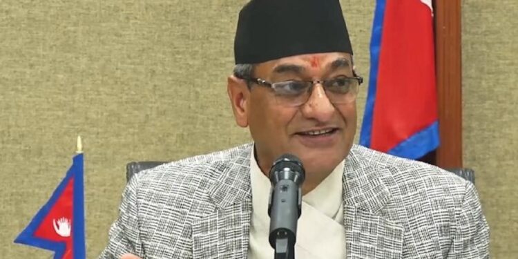 खुमबहादुर खड्काको सम्पत्ति जफतमा गृहमन्त्री लेखकको अवरोध