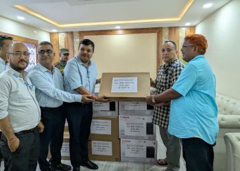 औषधि उत्पादक संघद्वारा वीरगन्ज महानगरलाई कम्प्युटर र प्रिन्टर सहयोग