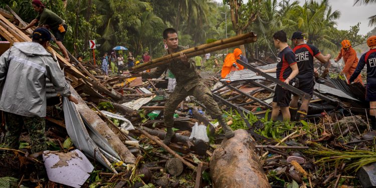 फिलिपिन्समा शक्तिशाली आँधीको कहर : मृतकको संख्या २५० पुग्यो, लाखौं विस्थापित