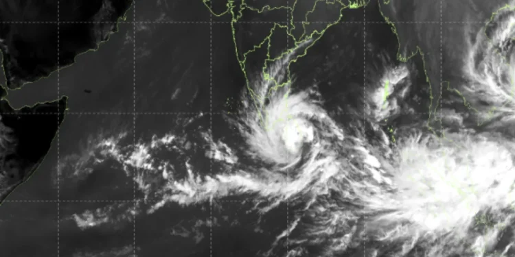 श्रीलङ्कामा चक्रवात ‘दिटवाह’ को प्रकोप : भीषण बाढी–पहिरोले १२३ जनाको मृत्यु र १३० बेपत्ता