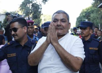 दुर्गा प्रसाईं पक्राउ: ‘अराजक अभिव्यक्ति’ दिएको आरोपमा भक्तपुरबाट लगे काठमाडौं