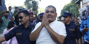 दुर्गा प्रसाईं पक्राउ: ‘अराजक अभिव्यक्ति’ दिएको आरोपमा भक्तपुरबाट लगे काठमाडौं