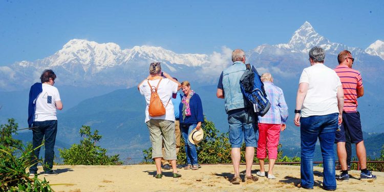अक्टोबरमा १ लाख २८ हजार पर्यटक, पर्यटन आम्दानी र आरोहण राजस्वमा वृद्धि