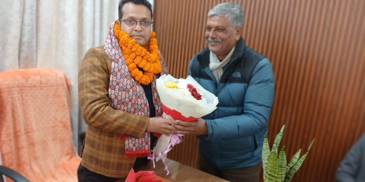 वीरगन्ज भन्सार एजेण्ट संघद्वारा नवआगन्तुक प्रमुख भन्सार प्रशासक मैनालीलाई गरे स्वागत