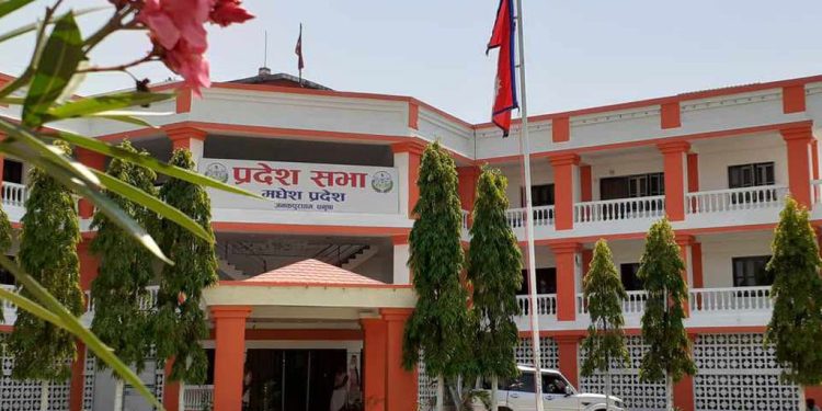मधेशमा नेतृत्वका लागि ७ दलीय गठबन्धनको रस्साकस्सी