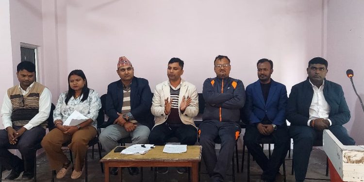 प्रचण्ड मधेस आउने अघिल्लो दिन पर्साका सातजना युवा नेताहरु छाडे पार्टी