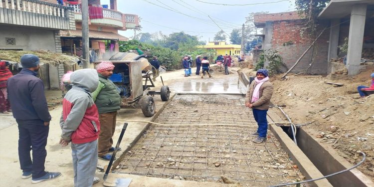 विश्रामपुरमा ६ वर्षदेखि अधुरो रहेको नाला र सडक ढलान कार्य अन्तिम चरणमा