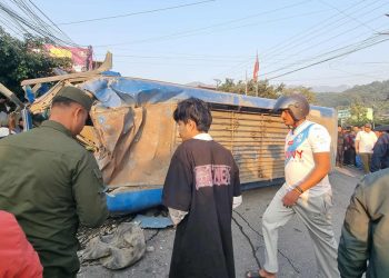 धरानमा स्कुल बस दुर्घटना: ५ जनाको मृत्यु, मेडिकल पसल क्षतिग्रस्त