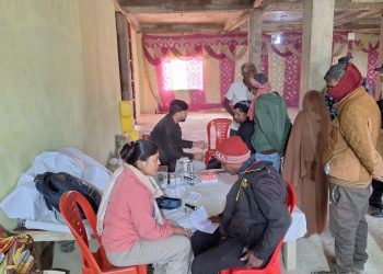 ‘सीमावासीसँग सशस्त्र प्रहरी’ कार्यक्रममा सशस्त्र प्रहरी पर्साद्वारा निःशुल्क आँखा शिविर र न्यानो कपडा वितरण