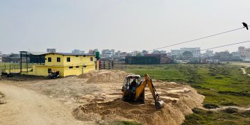 पीएम कप क्रिकेटको तयारीमा वीरगंज : मेयर सिंह आफैं खटेर रातभर मर्मत गर्दै मैदान