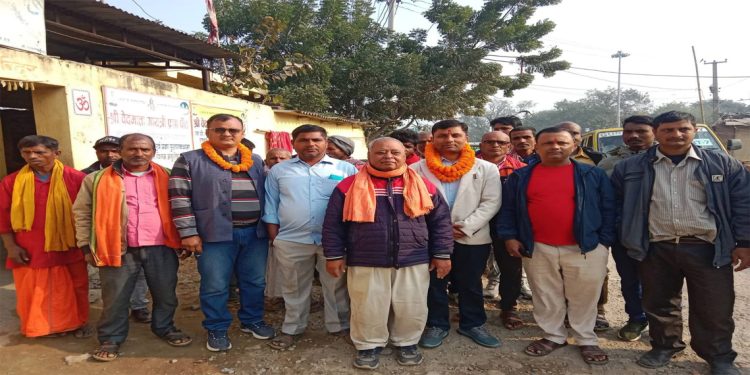 पर्सा-२ मा अमिताभ बच्चन दासको घरदैलो: ‘आँखा’ चिह्नमा मतदान गर्न र विकासको लहर ल्याउन उम्मेदवारको अपिल