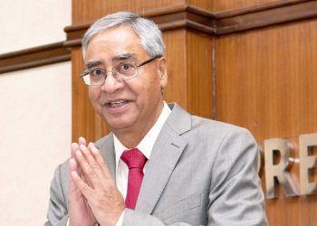 निर्वाचनको मुखमा पूर्वप्रधानमन्त्री देउवा उपचारका लागि सिंगापुर प्रस्थान