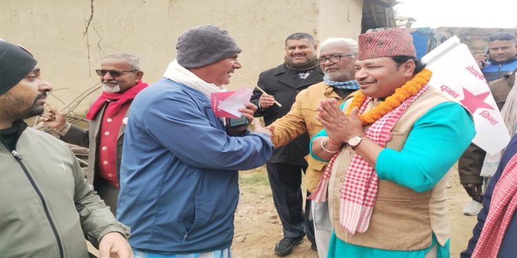 पर्सा क्षेत्र नं. २ मा घरदैलो तीव्र: ‘तारा छाप’ लिएर उम्मेदवार गाउँ–गाउँमा