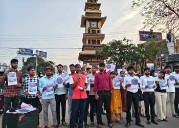 कार्की आयोगको प्रतिवेदन सार्वजनिक गर्न माग गर्दै वीरगन्जमा विद्यार्थीको प्रदर्शन