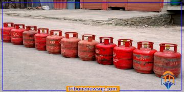 पर्याप्त आयात हुँदाहुँदै बजारमा ग्यासको हाहाकार: उद्योगीले ‘होल्डिङ’ गरेको उपभोक्तावादीको आरोप