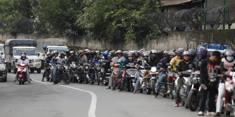 इन्धन खपत घटाउन सरकारको तयारी: सवारी साधनमा पुनः ‘जोरबिजोर’ प्रणाली लागू गर्ने छलफल सुरु