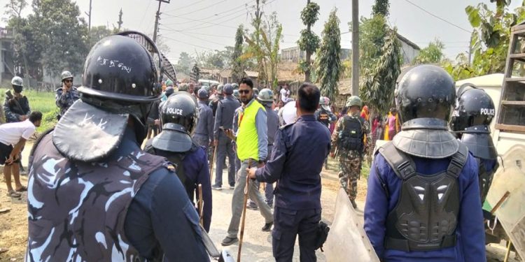 “ब्रेकिङ: बलराको श्री प्राथमिक विद्यालय मतदान केन्द्रमा विवाद, मतदान स्थगित”