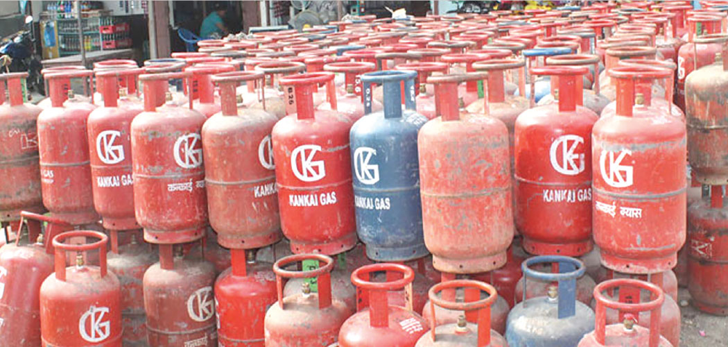आगामी सोमबारदेखि बजारमा १४.२ किलोकै पूर्ण ग्यास सिलिन्डर उपलब्ध हुने, व्यवसायीद्वारा सरकारी नीतिको अवज्ञा